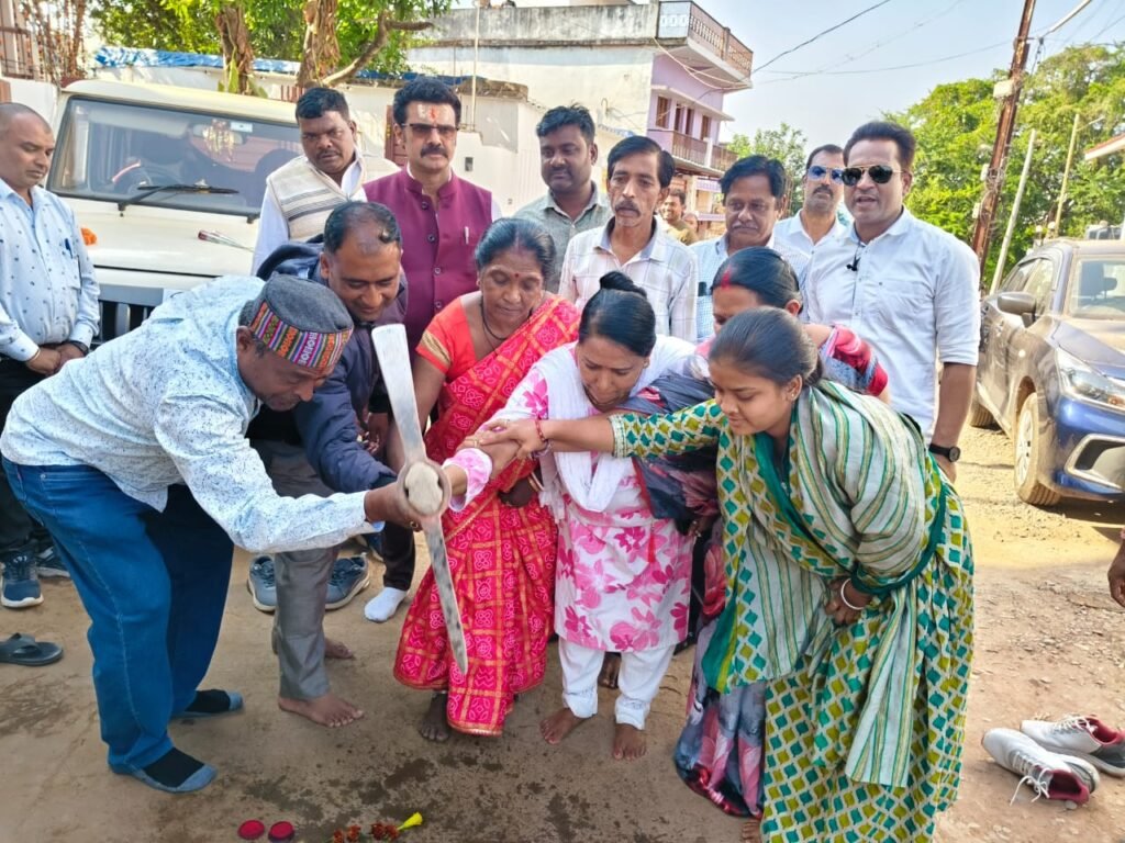 दो वार्डों में विकास कार्यों का भूमि पूजन संपन्न गंगानगर वार्ड में नाली व पुलिया निर्माण, राजेंद्र नगर में सड़क निर्माण कार्य का भूमिपूजन हुआ