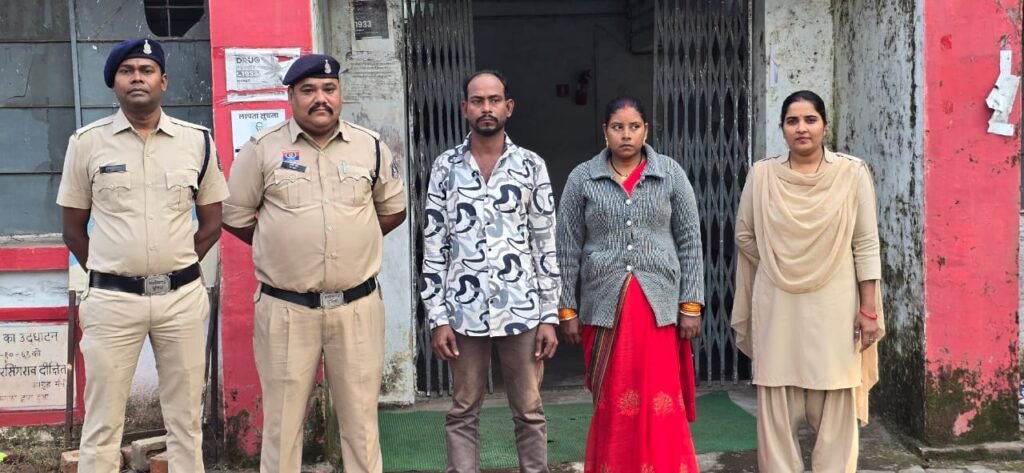 **भिलाई भट्टी पुलिस की कार्रवाई : मेड समेत पति गिरफ्तार, 8 लाख के गहने और नकदी बरामद**