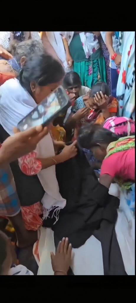 *सोनी सोढ़ी ने नक्सली माड़वी हिड़मा को बताया क्रांतिकारी; शहीद गुंडाधुर से की तुलना* = हिड़मा के अंतिम संस्कार में उमड़ पड़ा जन सैलाब =