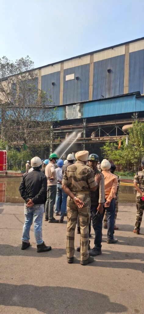भिलाई स्टील प्लांट में बड़ा हादसा: PBS-2 में गैस पाइपलाइन फटने से भीषण आग, उत्पादन रुका
