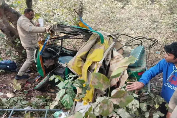 जगन्नाथ पुरी दर्शन से लौट रहे श्रद्धालुओं पर टूटा कहर, बेकाबू ट्रक ने दो ऑटो को रौंदा, 5 की मौत