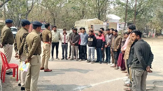 कोरबा में तड़के पुलिस का बड़ा एक्शन: 102 लूट-डकैती के आदतन अपराधियों की थानों में परेड