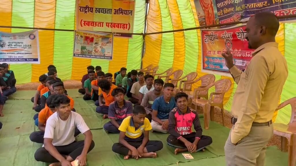 *एनएसएस स्वयंसेवकों ने गांव में बनाए चेकडेम*