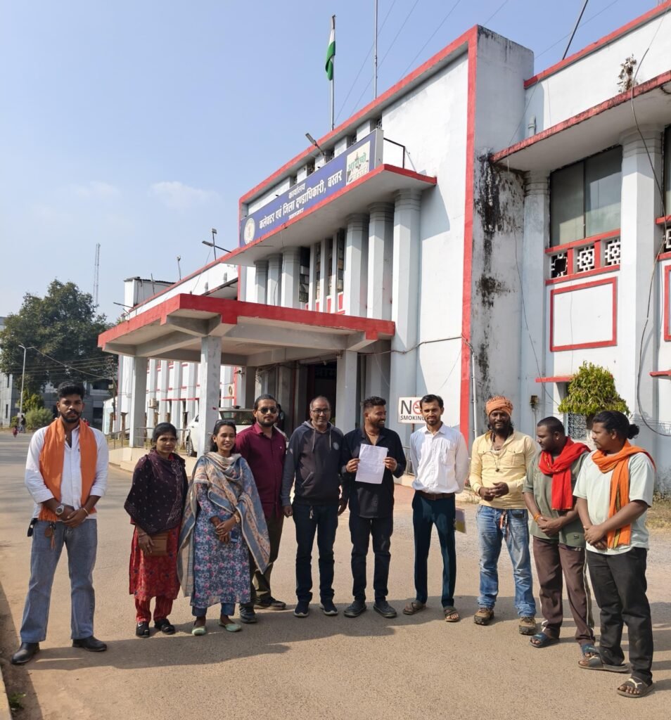 *बस्तर में गोवंश संरक्षण संकट में, तस्करी, हादसों पर प्रशासन से हस्तक्षेप की मांग* = गौसेवकों के प्रतिनिधि मंडल ने कलेक्टर से की मुलाकात, सौंपा ज्ञापन =