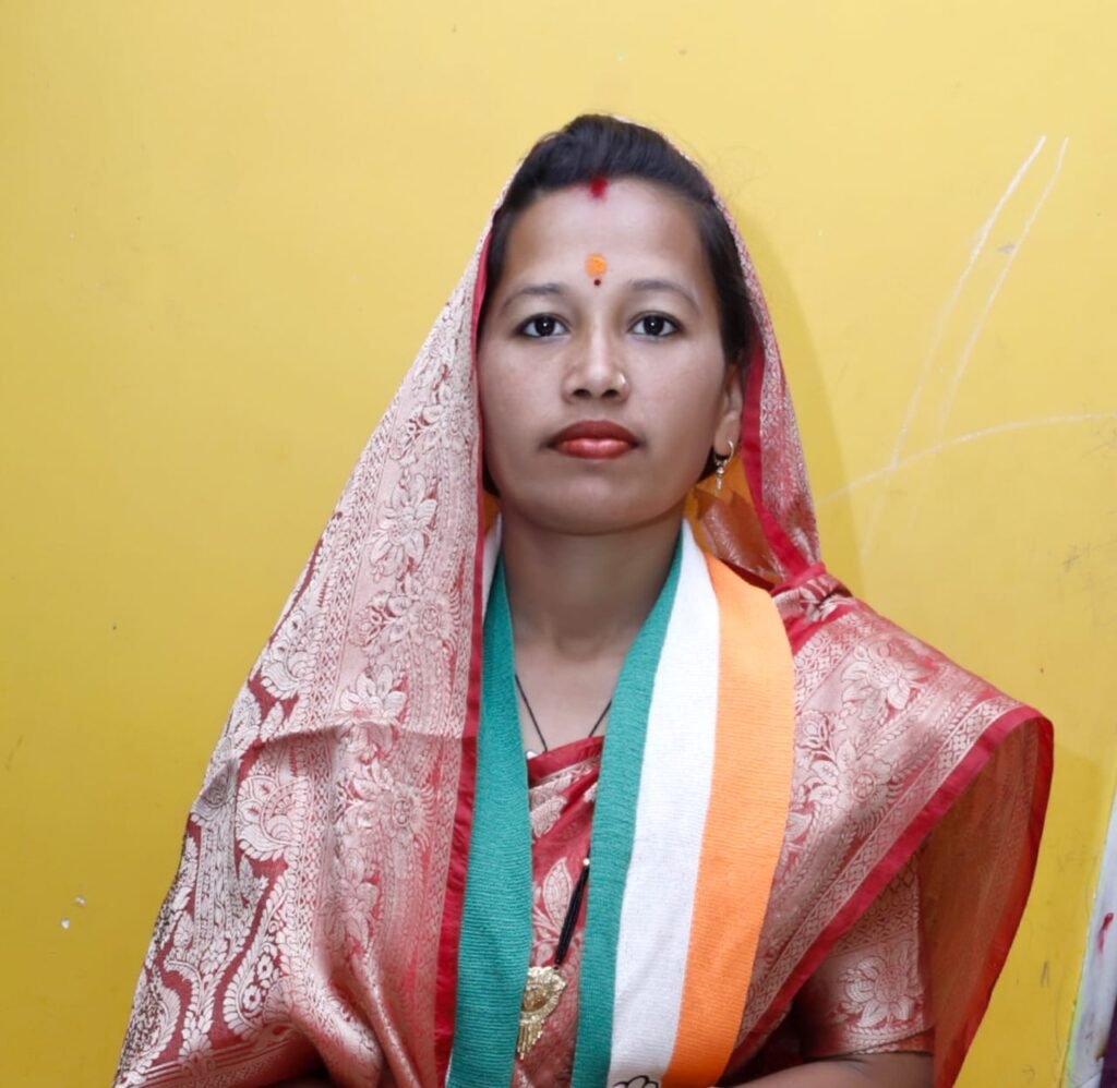 *भाजपा की लापरवाही से नागरिकों की जान खतरे में: लता निषाद* =जगदलपुर शहर के मुख्य मार्गों पर लटकते बस्तर पंडुम पोस्टर बने जानलेवा = = महिला कांग्रेस अध्यक्ष ने बोला भाजपा पर हमला =