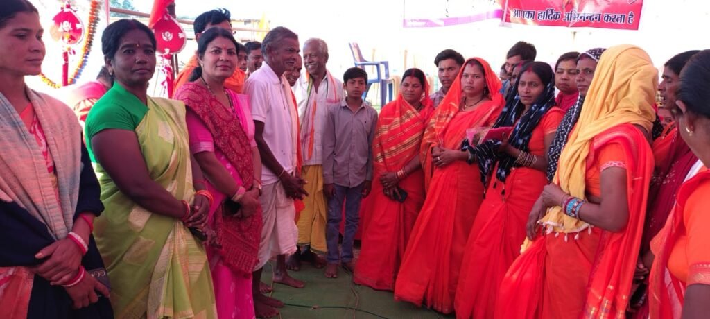 *हिंदू हैं आदिवासी भी, समाज को तोड़ने की हो रही है कोशिश* = विराट हिंदू सम्मेलन में धर्मांतरण पर चिंतन मनन =