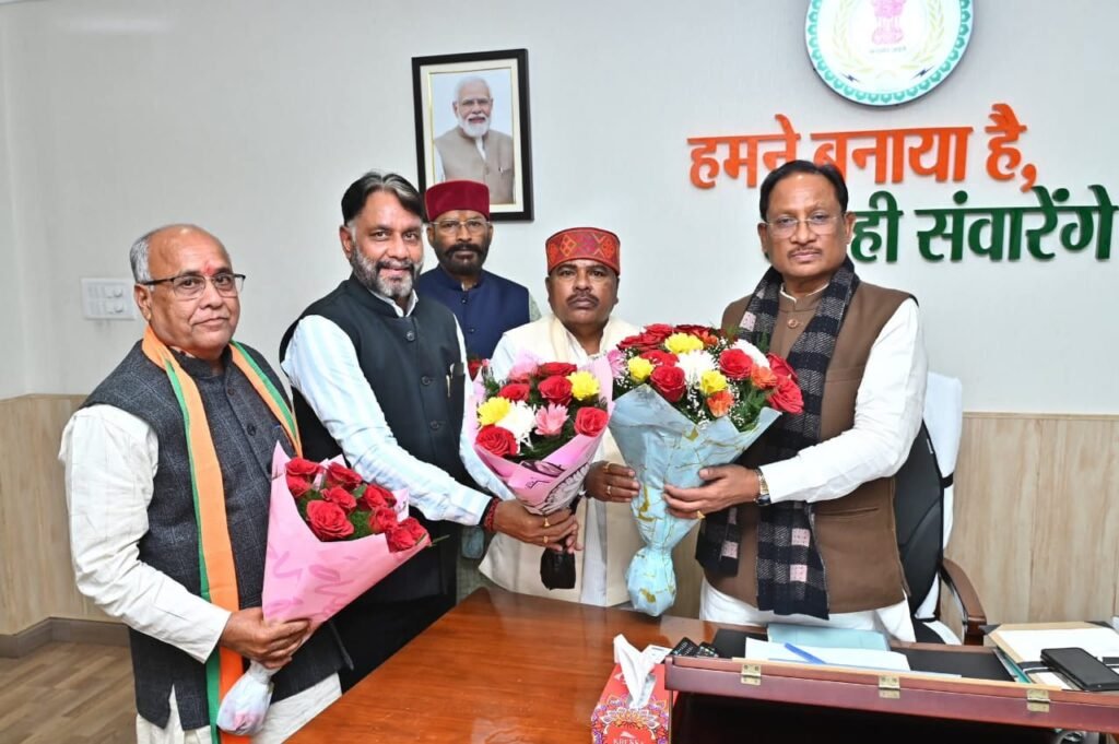 जिला सहकारी केन्द्रीय बैंक जगदलपुर के नवनियुक्त अध्यक्ष,उपाध्यक्ष ने मुख्यमंत्री से की सौजन्य मुलाकात वरिष्ठ भाजपा नेताओं ने नियुक्ति के लिए भाजपा संगठन व शासन का जताया आभार
