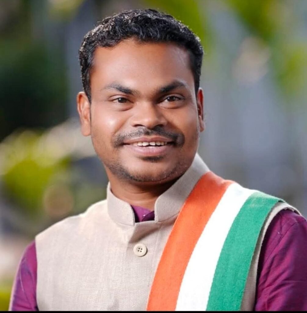 *जनप्रतिनिधियों को भी अहमिय नहीं देते अधिकारी: कवासी हरीश* =कोंटा में खादय अधिकारी ने फोन पर बात करने से किया इंकार =