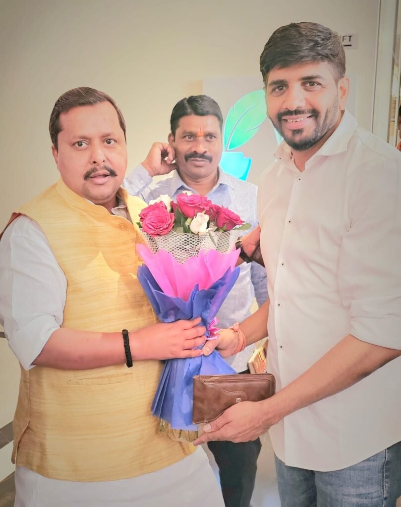 *नितिन नबीन जी दुनिया के सबसे बड़े राजनीतिक दल के बने राष्ट्रीय अध्यक्ष, युवाओं में है उत्साह* *नितिन नबीन जी के भाजपा राष्ट्रीय अध्यक्ष बनने से देशभर के कार्यकर्ताओं में नई ऊर्जा का हुआ संचार : मनीष पारख* *नितिन नबीन जी के नेतृत्व में भाजपा और अधिक सशक्त होगी : मनीष पारख*