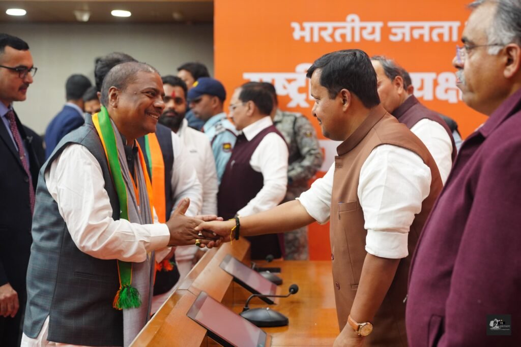 *भाजपा राष्ट्रीय अध्यक्ष नितिन नबीन से मंत्री केदार कश्यप ने की सौजन्य भेंट* = अध्यक्ष चुने जाने पर दी बधाई एवं शुभकामनाएं =