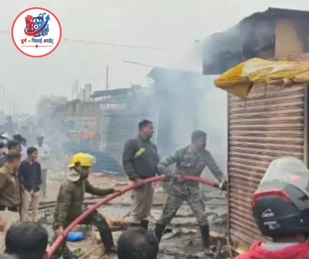 नया रायपुर मिनी मार्केट में भीषण आग, कई दुकानें जलकर खाक, दमकल की देरी पर फूटा लोगों का गुस्सा