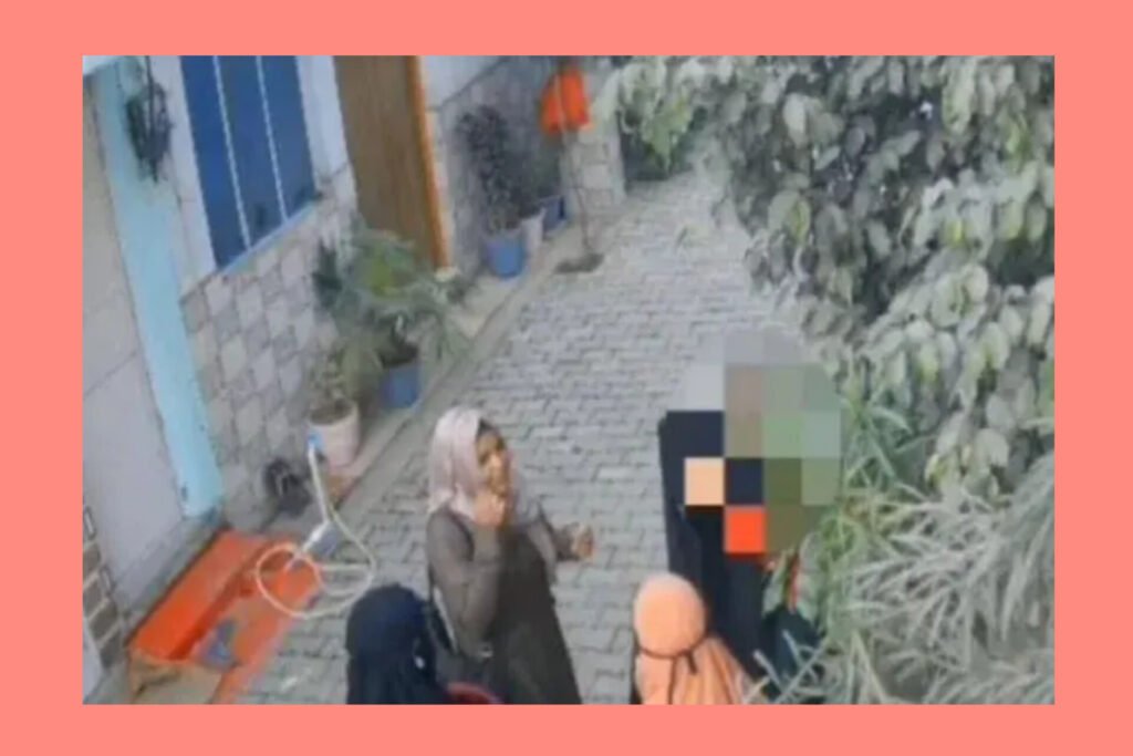 मुरादाबाद में नाबालिग छात्रा से जबरदस्ती बुर्का पहनाने का आरोप, पुलिस ने दर्ज किया मुकदमा