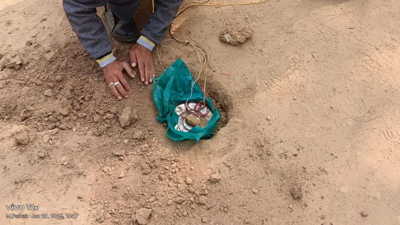 बीजापुर में नक्सलियों की बड़ी साजिश नाकाम, 2 शक्तिशाली IED बरामद कर मौके पर किया गया नष्ट