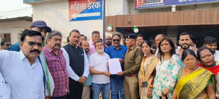 पूर्व मुख्यमंत्री भूपेश बघेल के खिलाफ अभद्र टिप्पणी का विरोध, कांग्रेस ने किया सुपेला थाने का घेराव