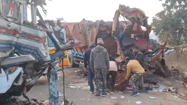 कांकेर में NH-30 पर भीषण टक्कर, दो ट्रकों की आमने-सामने भिड़ंत में तीन की मौत