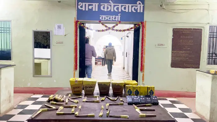 कवर्धा में नशे के खिलाफ पुलिस का बड़ा अभियान, बाजारों में औचक जांच से मचा हड़कंप