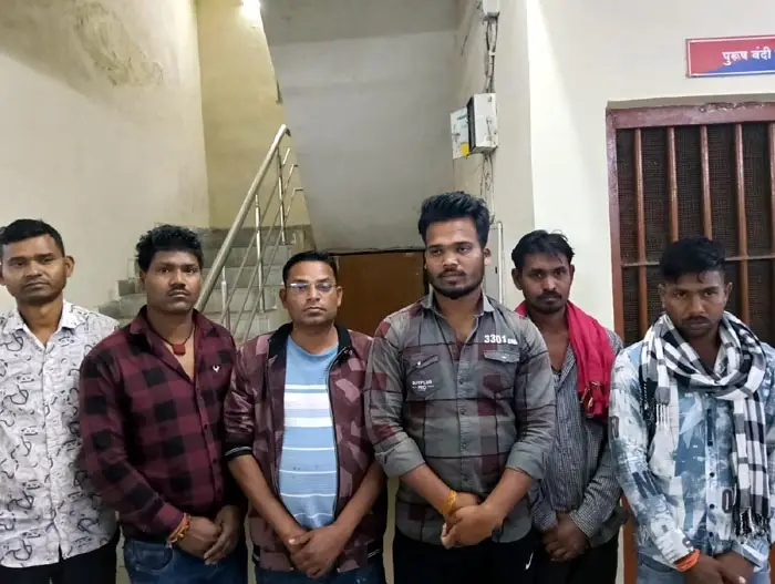 (जांजगीर चांपा) मुलमुला में जुआ पर छापा, छह लोग पकड़े गए; नकद और ताश बरामद