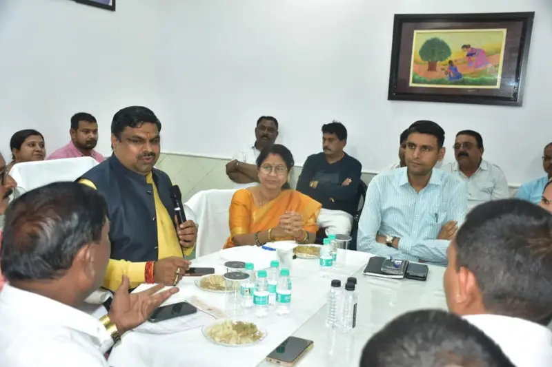 (दुर्ग) दुर्ग के विकास को नई रफ्तार: गजेंद्र यादव की बड़ी बैठक, 22 करोड़ से होंगे ऐतिहासिक कार्य