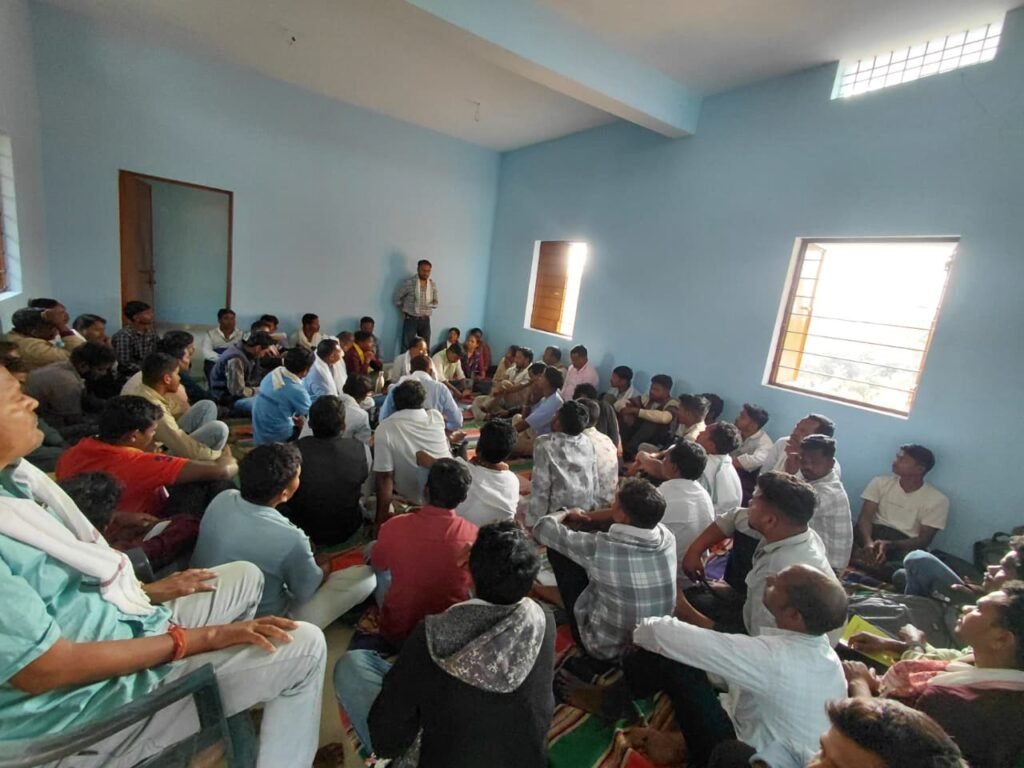 *सर्व आदिवासी समाज की बैठक में स्व शासन और युवाओं की भागीदारी पर जोर* = ग्रामसभाको ताकतवर बनाने की उठी मांग =