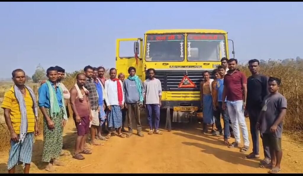 *मरखंडी नंदीके बनियागांव डोंगाघाट में रेत माफियाओं का कहर* = रेत का अवैध खनन और परिवहन, ग्रामीणों ने पकड़ा मामला =