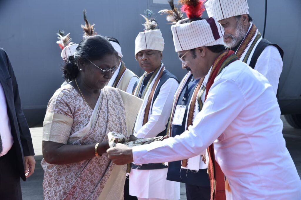 *दो प्रथम नागरिकों का मिलन* = शहर के प्रथम नागरिक ने किया देश के प्रथम नागरिक का आत्मीय स्वागत =