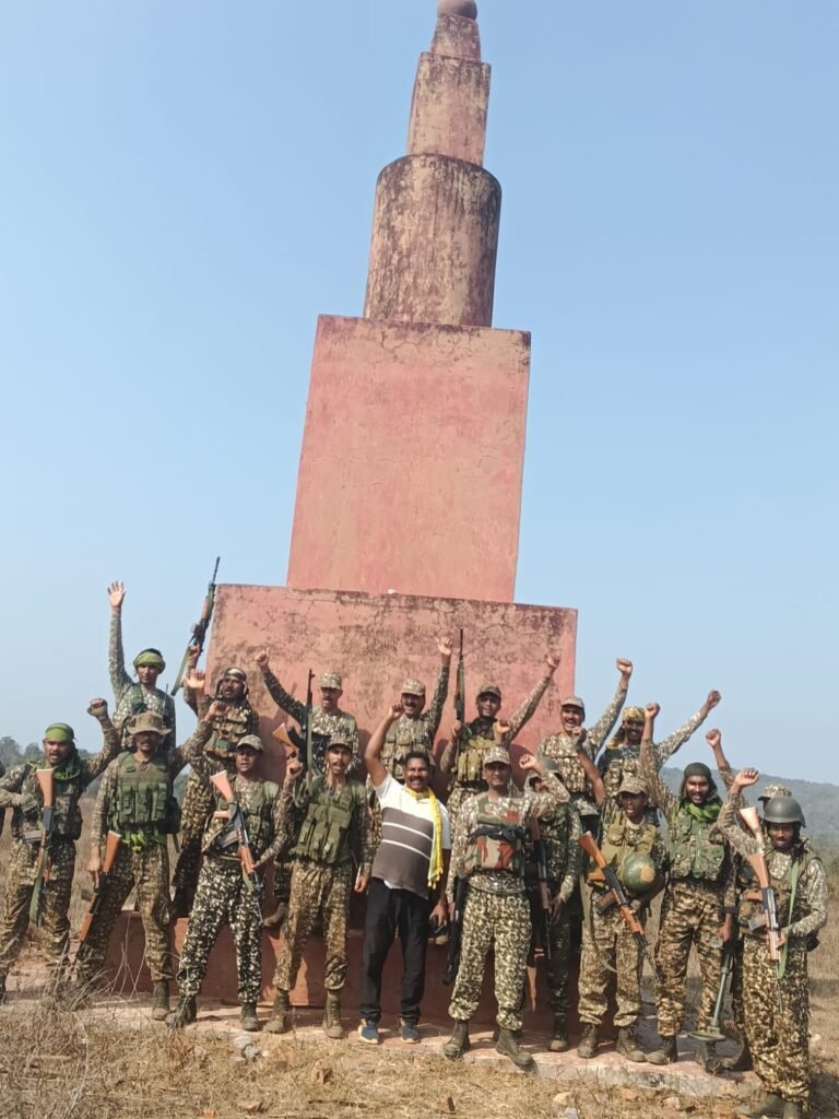 *नक्सलियों की राजधानी में घुसी फोर्स, ढहा दिया नक्सल स्मारक* = कुतुल को नक्सलियों ने बना रखा था राजधानी =