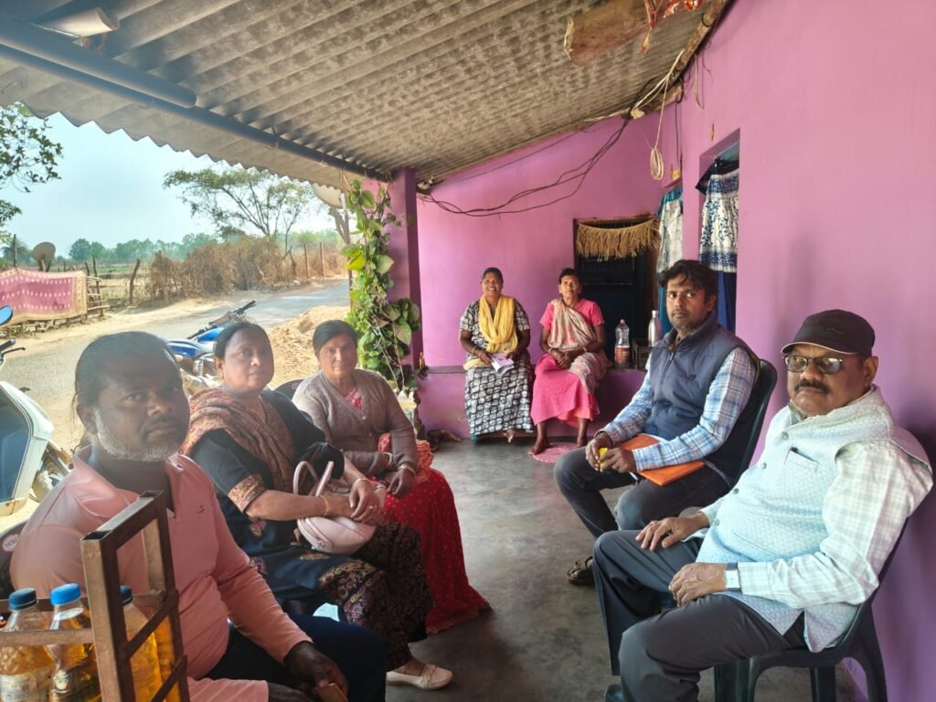 *बोर्ड परीक्षा को लेकर पालकों और शिक्षकों ने कसी कमर* = हाई स्कूल टाकरागुड़ा में हुई पालक-शिक्षक बैठक = = पालकों ने कहा- बच्चों की पढ़ाई को लेकर हम हैं पूरी तरह गंभीर =