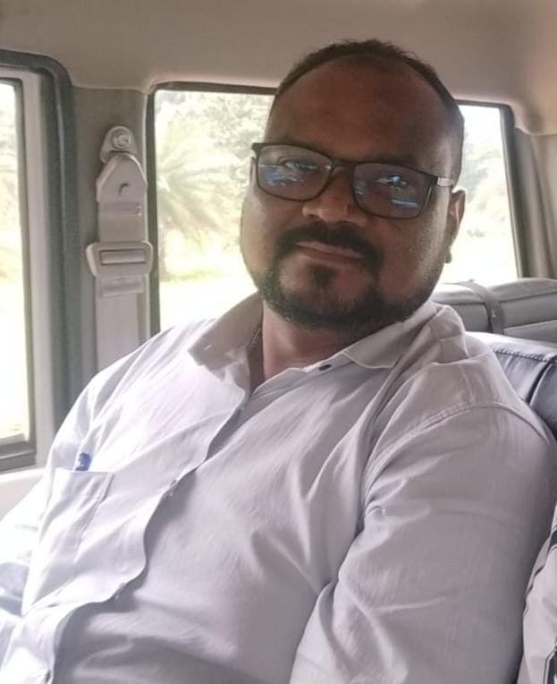 *सड़क पर पसरा रहा सन्नाटा, कार में मिला युवक का शव* = बालोद का निवासी था मृतक शोभाराम देहारी =