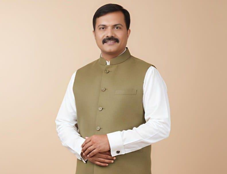 *कांग्रेस हमेशा दोहरे चरित्र की नीति अपनाती है = मखमूर*