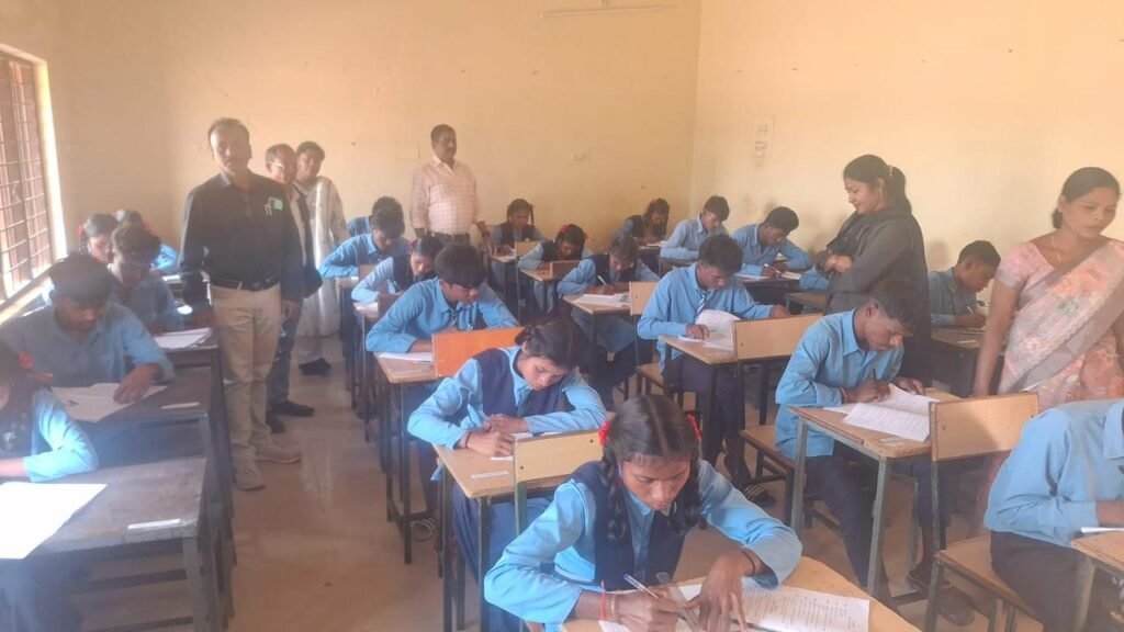 ЁЯТерд╡рд┐рдХрд╛рд╕рдЦрдВрдб рд╢рд┐рдХреНрд╖рд╛ рдЕрдзрд┐рдХрд╛рд░реА рджрд▓ рдкрд╣реБрдВрдЪрд╛ рдкрд░реАрдХреНрд╖рд╛ рдХреЗрдВрджреНрд░ЁЯТе