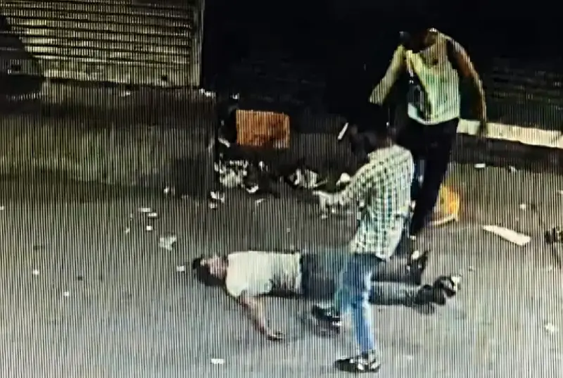 *पीलखाना में खुलेआम प्रमोटर की गोली मारकर हत्या* लोगों का गुस्सा फूटा, सड़क जाम की, मतदान के बहिष्कार की धमकी दी