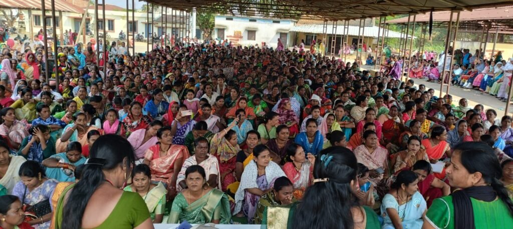 *आंगनबाड़ी कार्यकर्ता, सहायिकाएं हड़ताल पर*