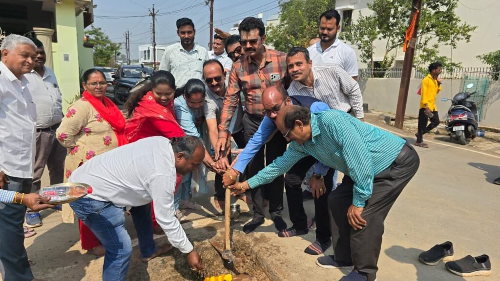 *महापौर संजय पांडे ने किया निरीक्षण* *स्वच्छता, विकास और जनसुविधा कार्यों को दी गति*