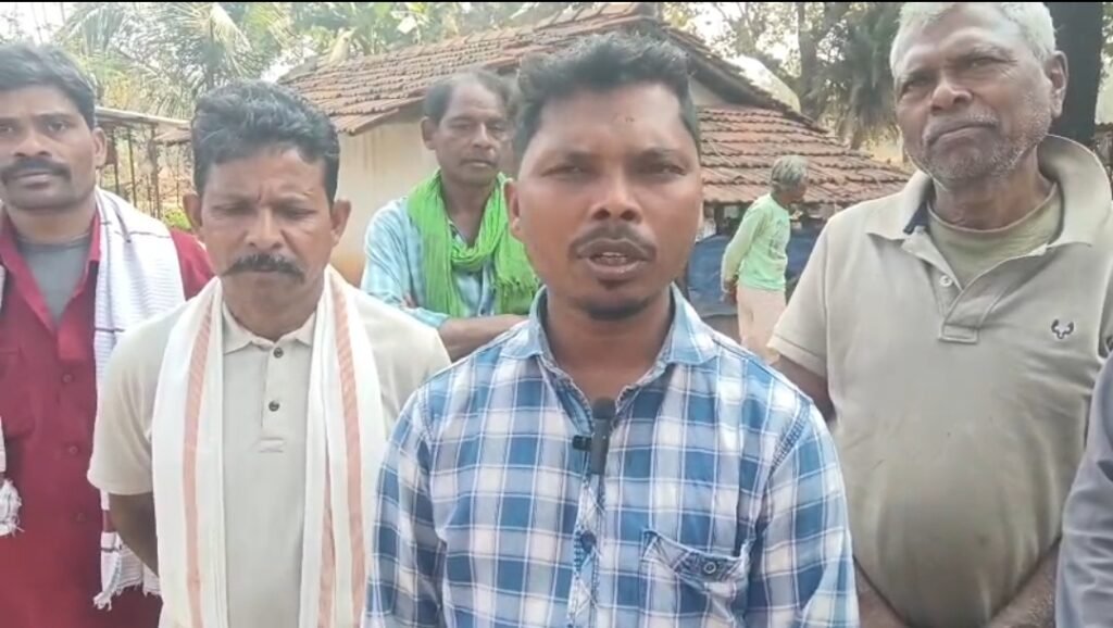 *गांव में घुस आया शेर, गाय को बनाया शिकार* = भांसी के बुधराम पारा क्षेत्र के ग्रामीणों में दहशत =