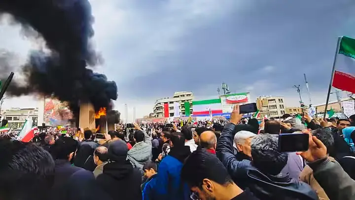 भारतीय दूतावास की एडवाइजरी ईरान में रह रहे सभी भारतीय नागरिकों से तुरंत देश छोड़ने की अपील